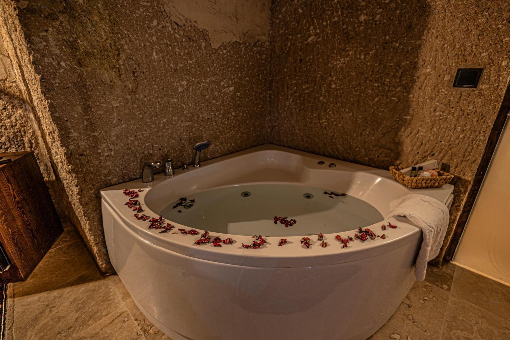Zuemruetue Anka Cave Hotel Юргюп Екстериор снимка