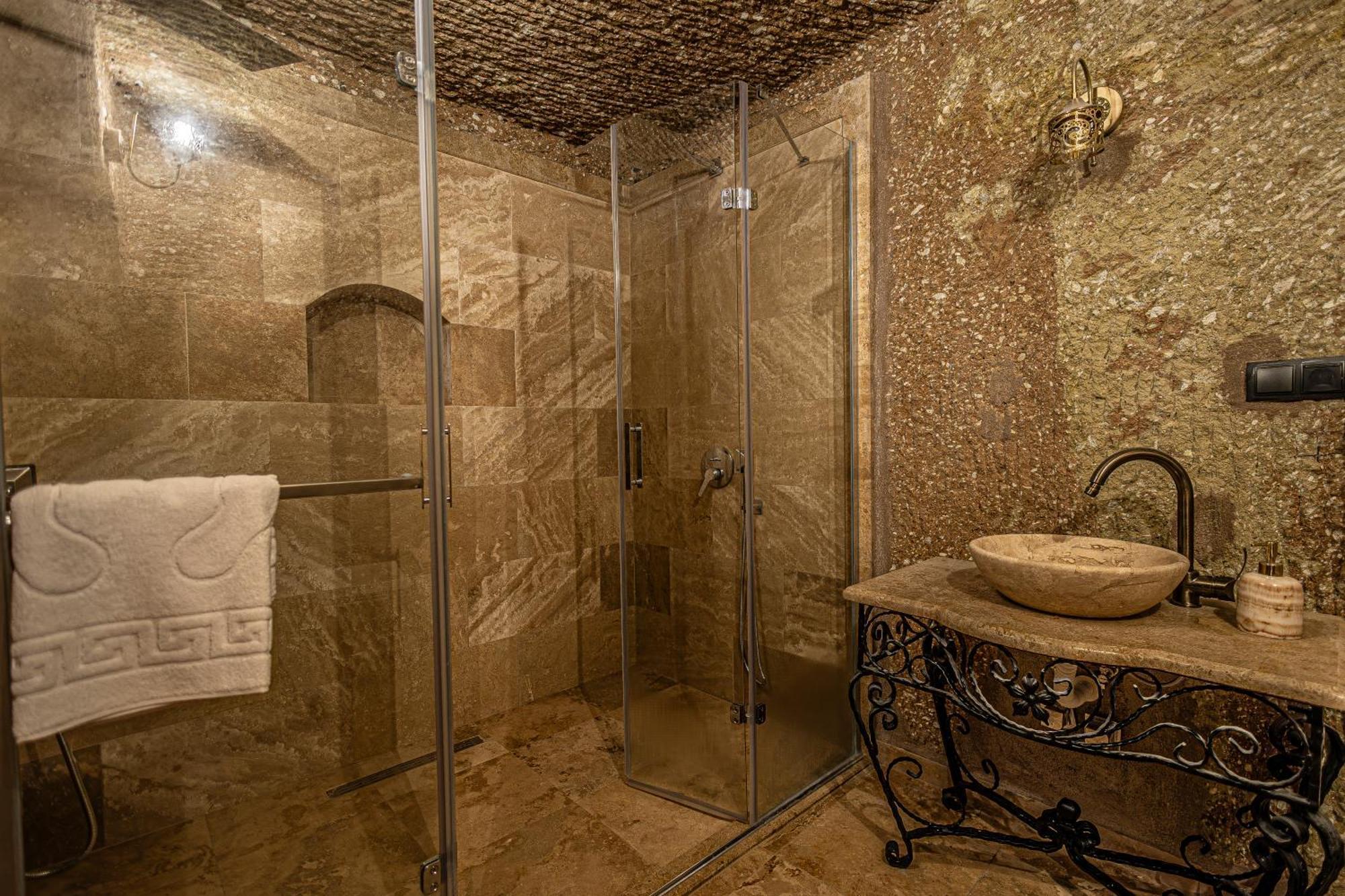 Zuemruetue Anka Cave Hotel Юргюп Екстериор снимка
