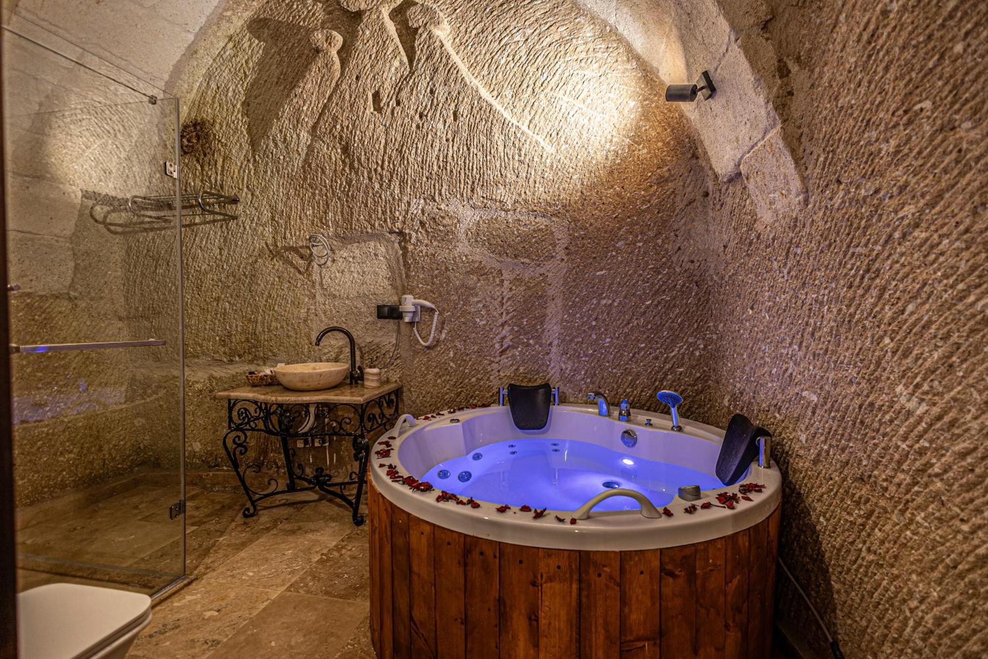 Zuemruetue Anka Cave Hotel Юргюп Екстериор снимка