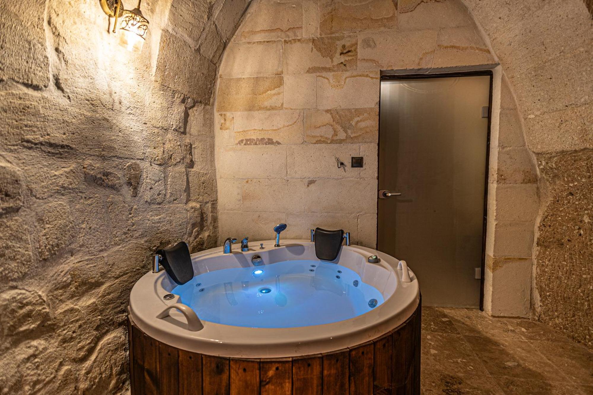 Zuemruetue Anka Cave Hotel Юргюп Екстериор снимка