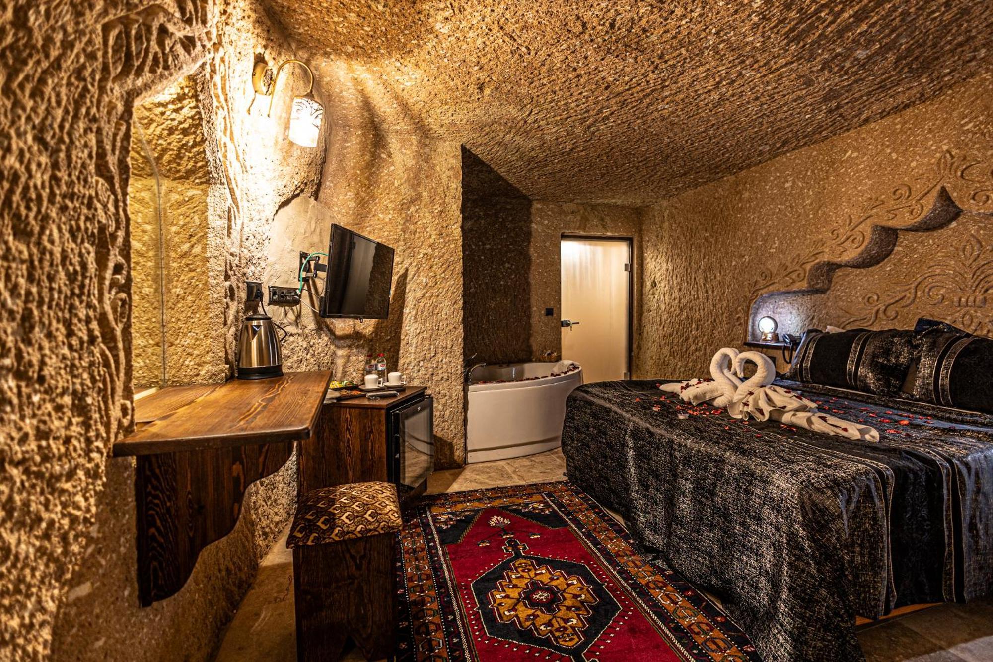 Zuemruetue Anka Cave Hotel Юргюп Екстериор снимка