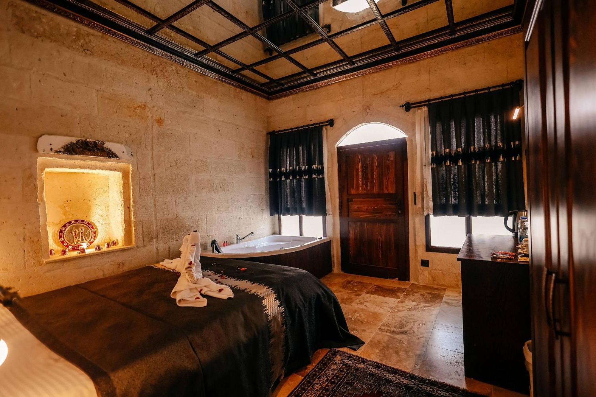 Zuemruetue Anka Cave Hotel Юргюп Екстериор снимка